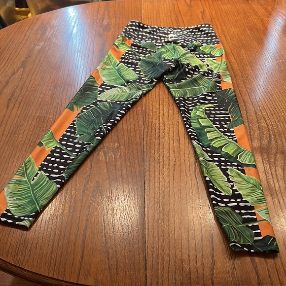 Gold Sheep Jungle Print Legging Crop Style Size M - Picture 6 of 8